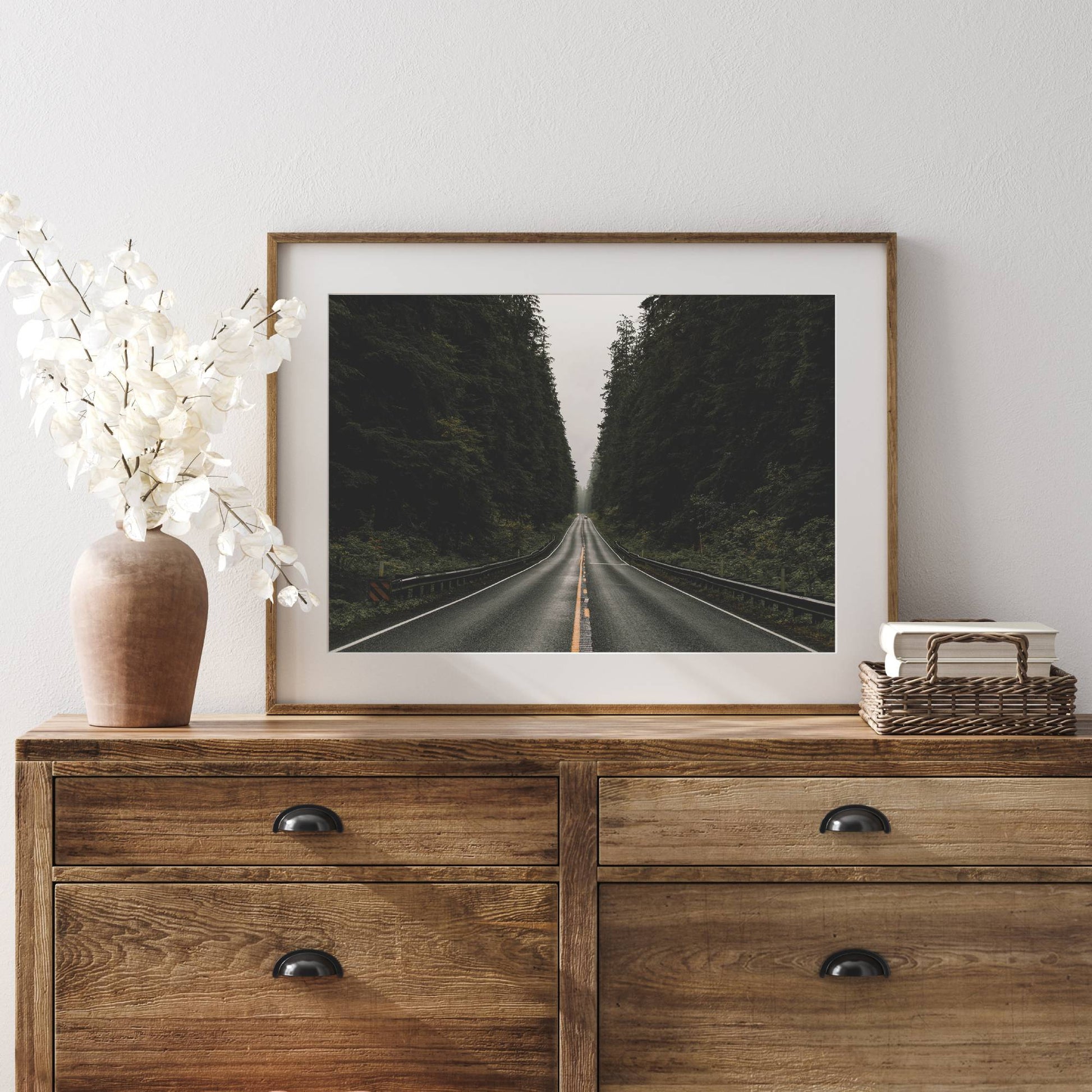 [LIFESTYLE],[SPECIAL],Picture of art in a room